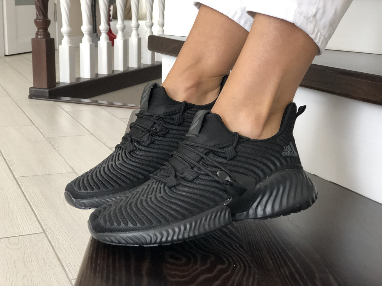 

Кроссовки женские Adidas Alphabounce черные, Адидас. Дышащий материал, прошиты. Код SD-10431 38, Черный