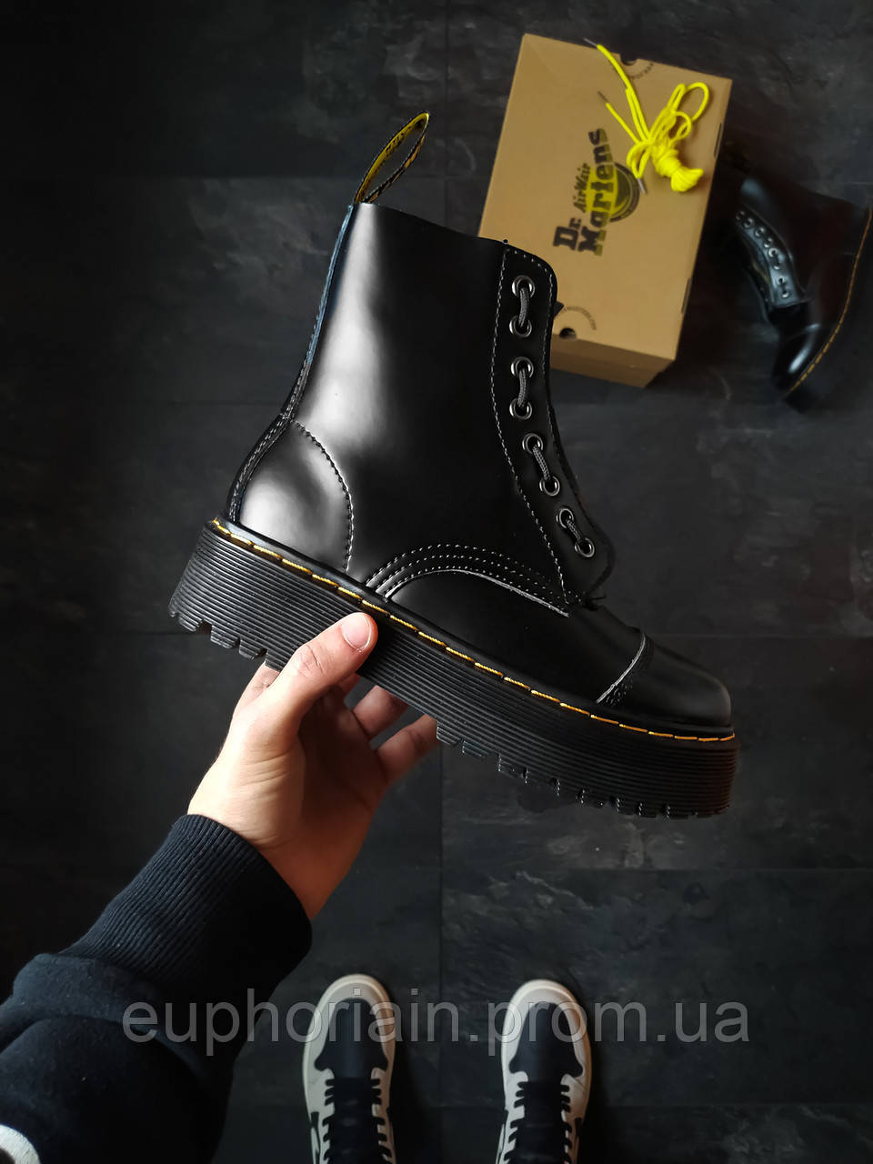 

Женские зимние ботинки Dr. Martens Jadon ( с натуральным мехом), Черный