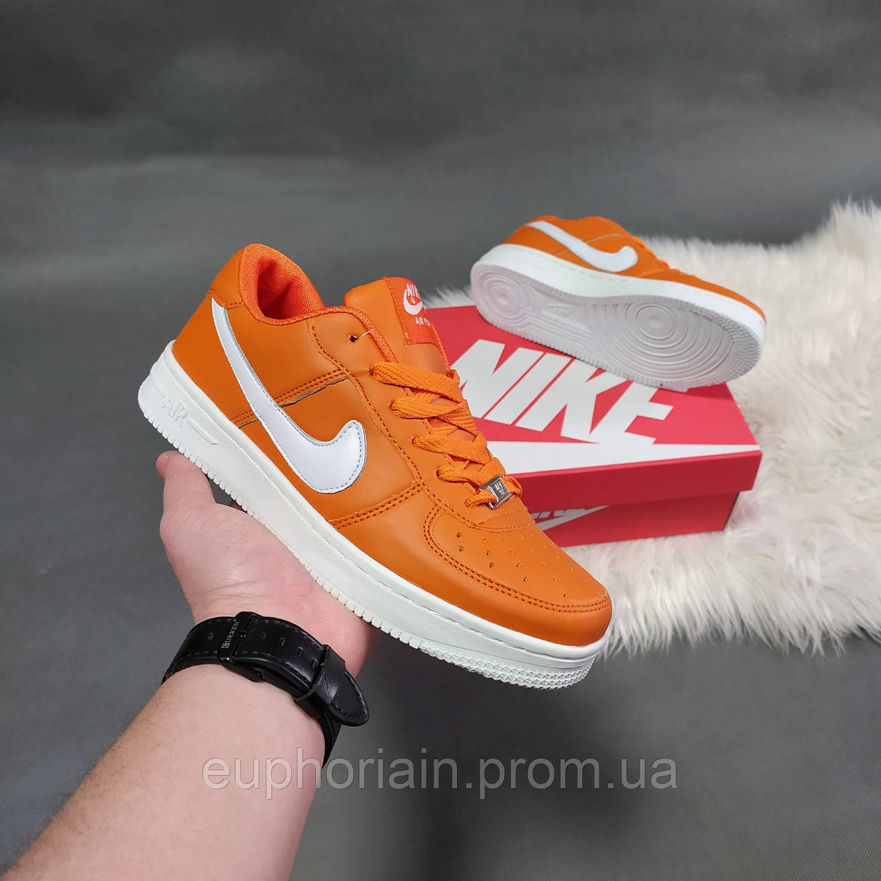 

Женские кроссовки Nike Air Force оранжевые, Оранжевый