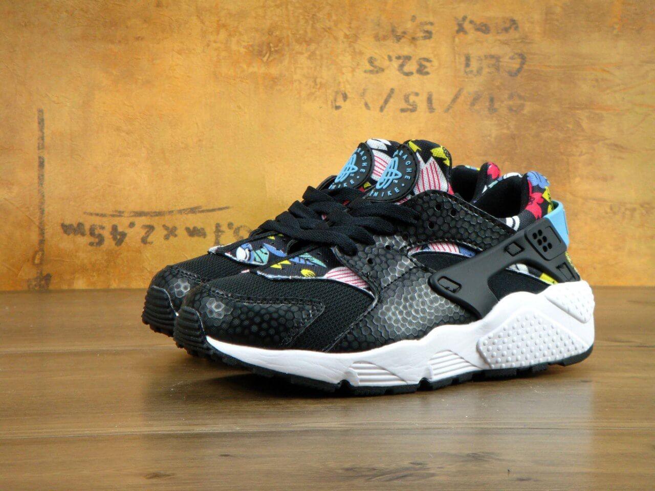 

Женские кроссовки Nike Huarache Black Flower Black White (Кроссовки Найк Хуараче черно-белые), Черный