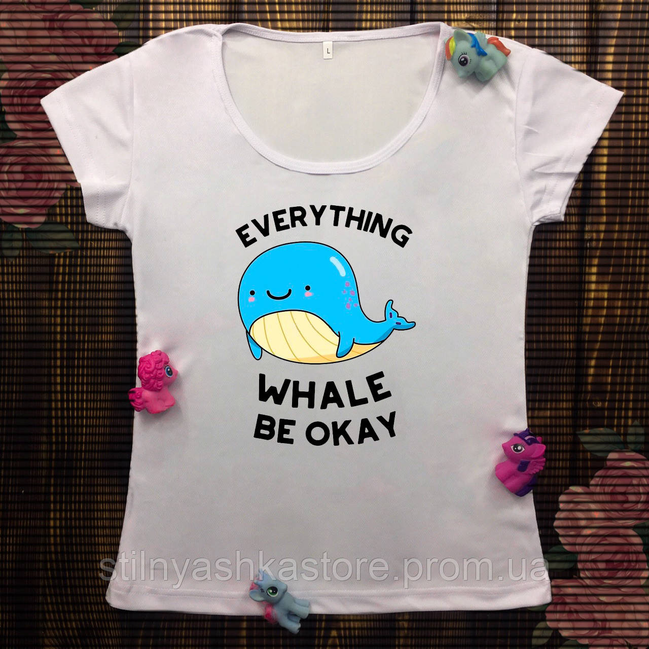 

Женская футболка с принтом - Everything whale be okay, Белый