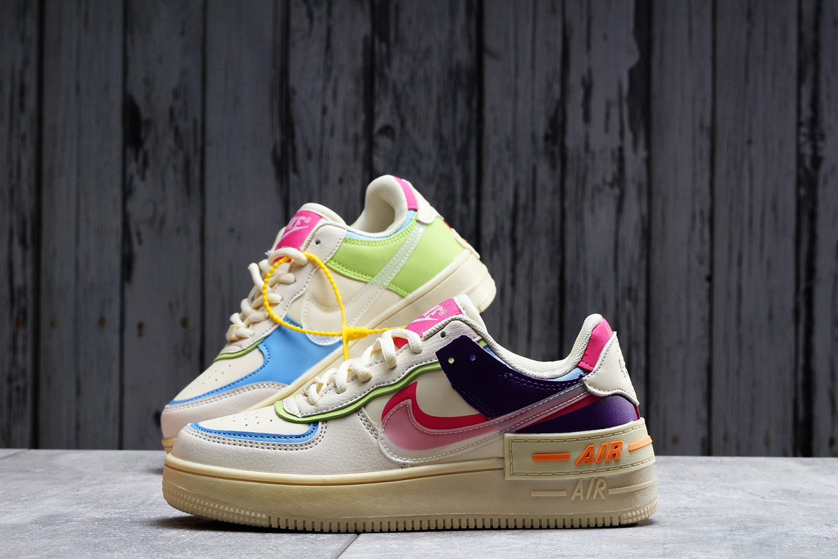 

Кроссовки женские , Nike Air Force 1, бежевые, [ 36 37 ] р. 36-22,5см., Бежевый