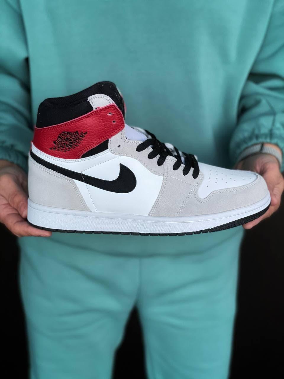 

Мужские кроссовки NIKE AIR JORDAN HIGH RETRO 1 Grey Red / Найк Аир Джордан 1 Ретро Серые Красные 45, Серый