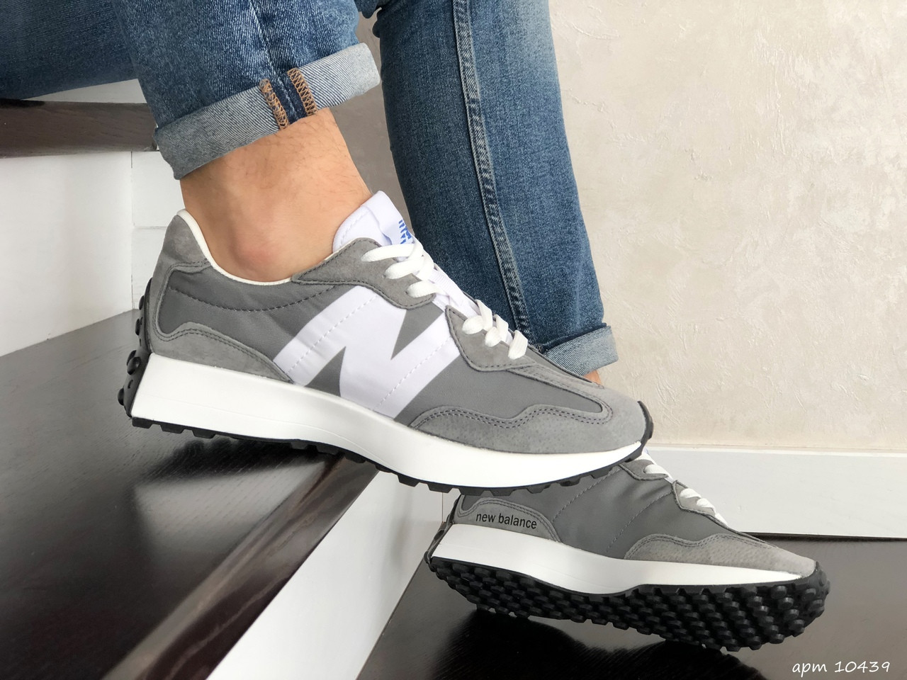 

Кроссовки мужские New Balance 327 серые с белым 45, Серый