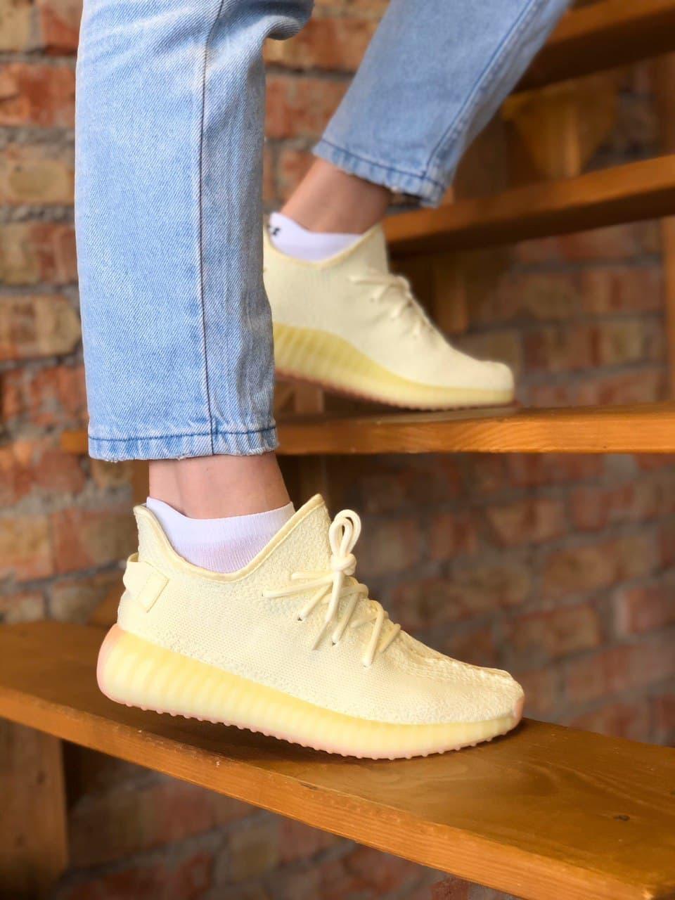 

Женские кроссовки Adidas Yeezy Boost 350 v2 Yellow Butter / Адидас Изи Буст 350 в2 Желтые 38, Желтый