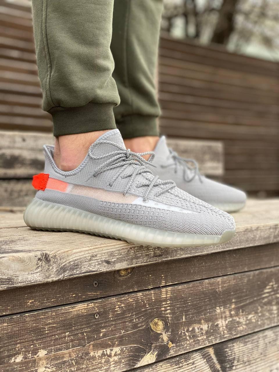 

Мужские кроссовки Adidas Yeezy Boost 350 v2 Tail Light / Адидас Изи Буст 350 в2 Серые 42, Серый