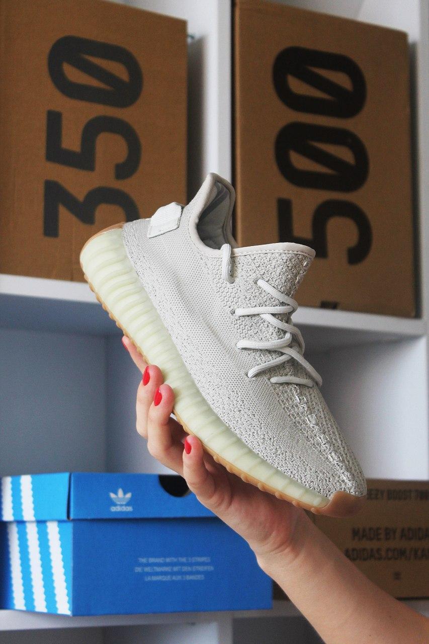 

Женские кроссовки Adidas Yeezy Boost 350 v2 Sesame / Адидас Изи Буст 350 в2 Серые 40, Серый