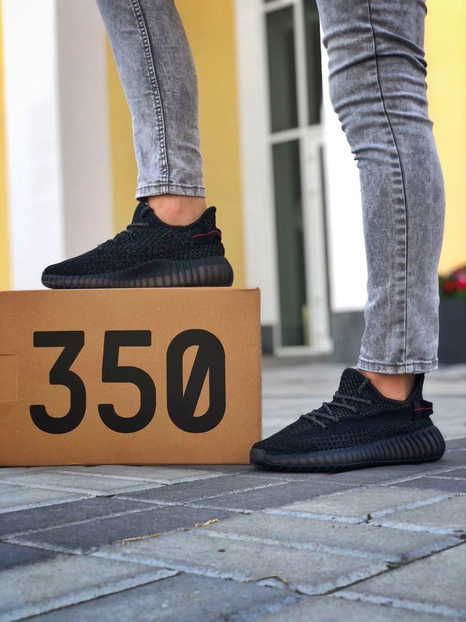 

Мужские кроссовки Adidas Yeezy Boost 350 v2 Black Static / Адидас Изи Буст 350 в2 Черные Рефлективные 43, Черный