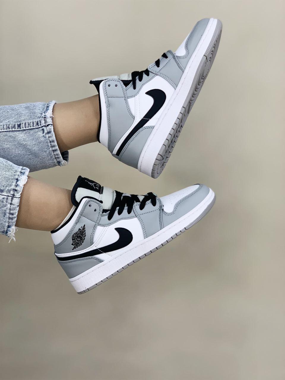 

Женские кроссовки Nike Air Jordan 1 Retro High Black Grey White / Найк Аир Джордан 1 Ретро Черные Белые Серые, Черный