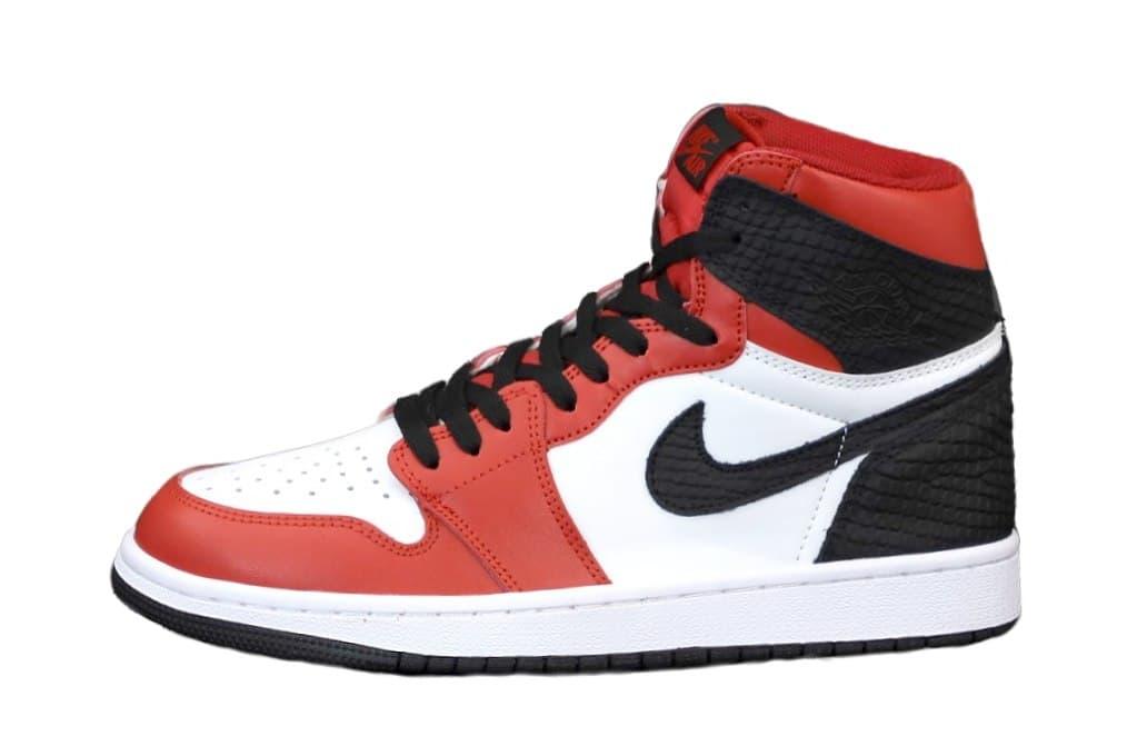 

Женские кроссовки Nike Air Jordan 1 Retro High Red White / Найк Аир Джордан 1 Ретро Высокие Красные Белые 37, Красный