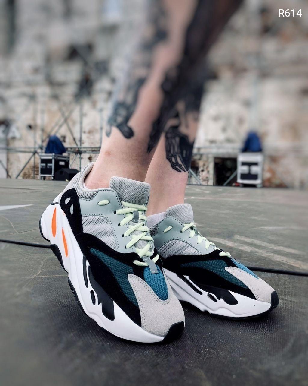 

Женские кроссовки Adidas Yeezy Boost 700 v2 Wave Runner Solid / Адидас Изи 700 в2 Вейв Ранер 38, Разные цвета