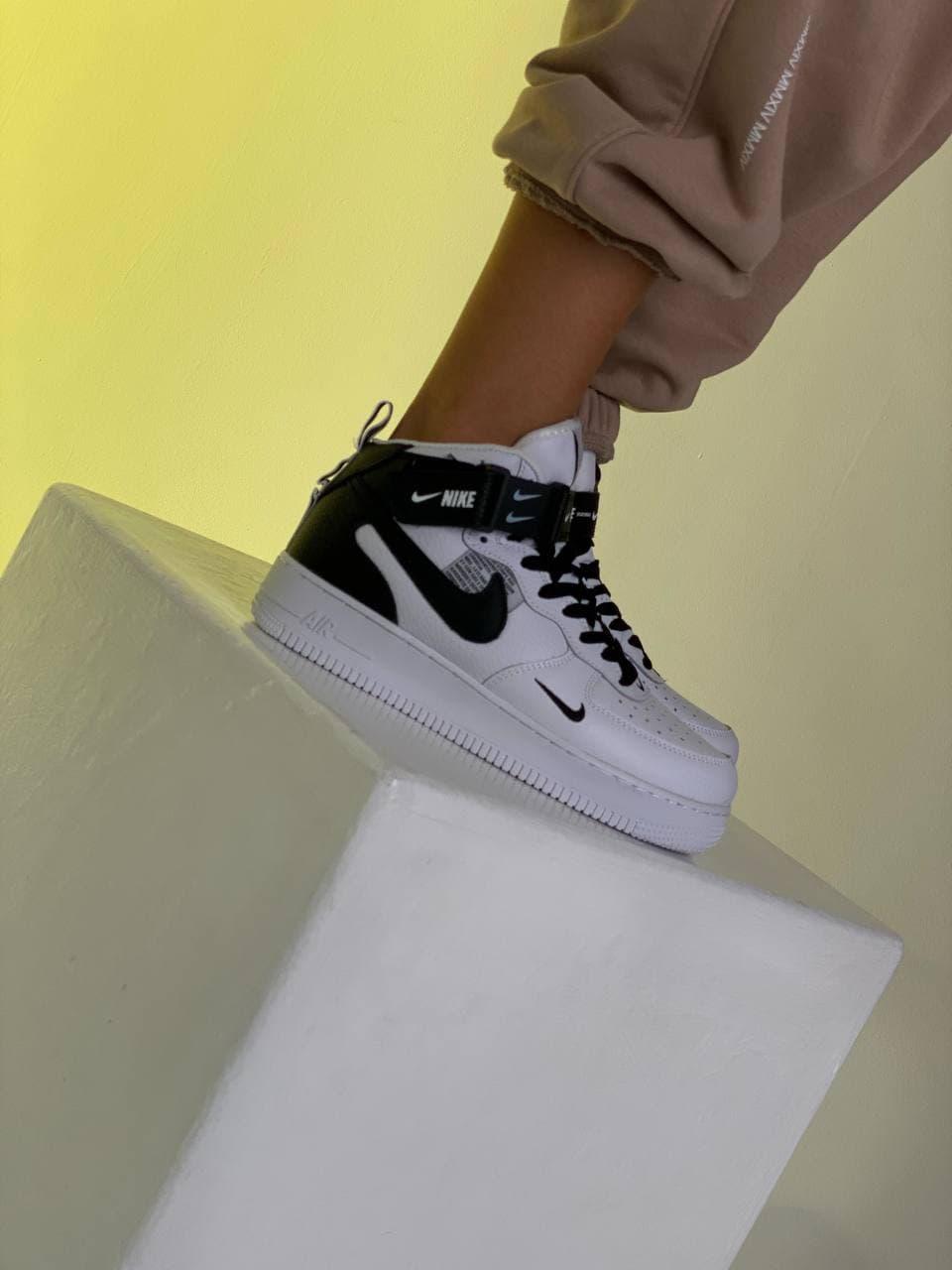 

Мужские кроссовки Nike Air Force 1 07 Lv8 Ultra Hight White Black / Найк Аир Форс 1 07 Лв8 Ультра Белые Черные, Белый