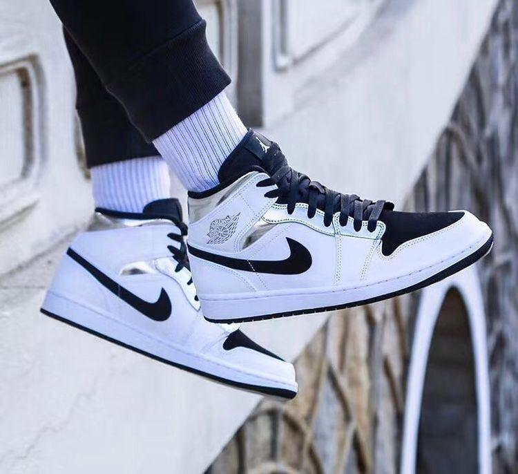 

Женские кроссовки Nike Air Jordan Retro 1 Mid Alternate Silver / Найк Аир Джордан Ретро 1 Белые Черные Серые, Белый