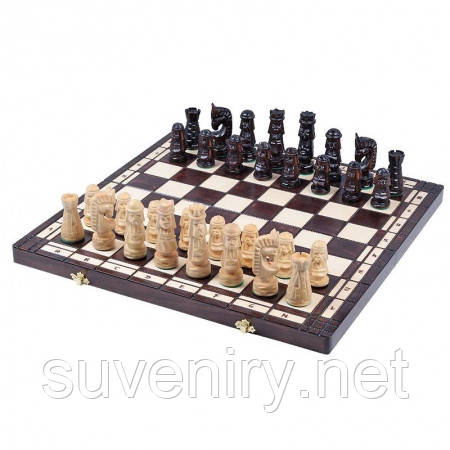 Великий вибір дерев'яних шахів з дерева і інших сувенірів оптом
