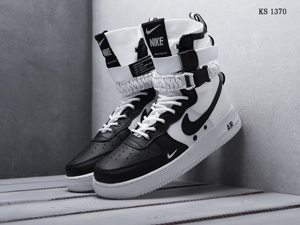 

Мужские кроссовки в стиле Nike Найк SF Air Force 1, натуральная кожа, белые с черным 41 (26 см), Белый