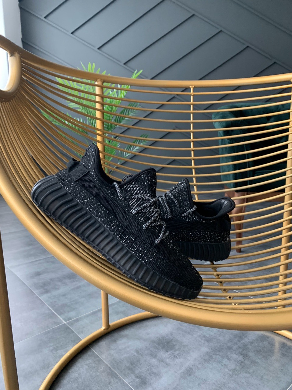 

Кроссовки Adidas Yeezy Boost 350 V2 Black Reflective