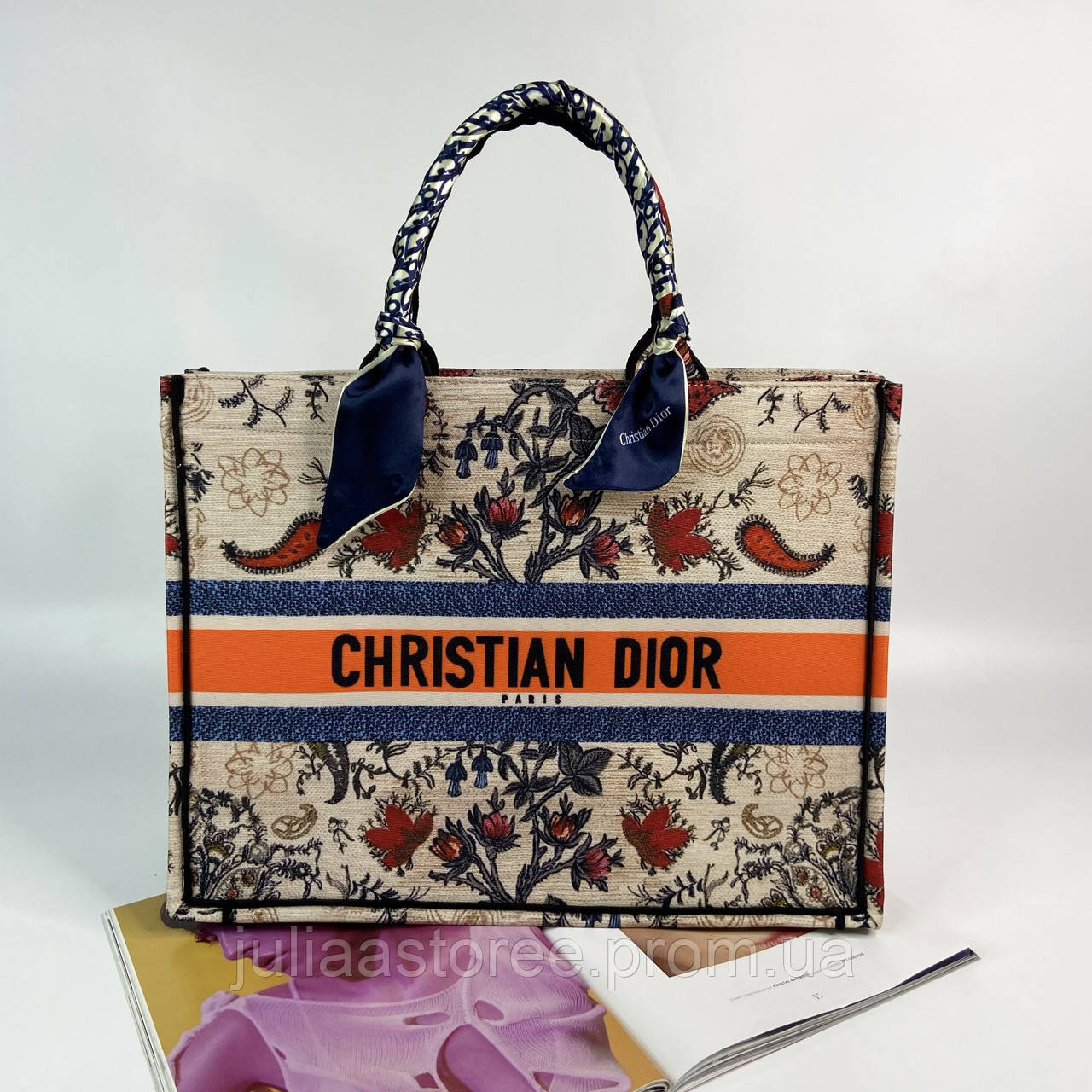 

Женская сумка шоппер на плечо с платком Dior Tote Bag Диор реплика Бежевый