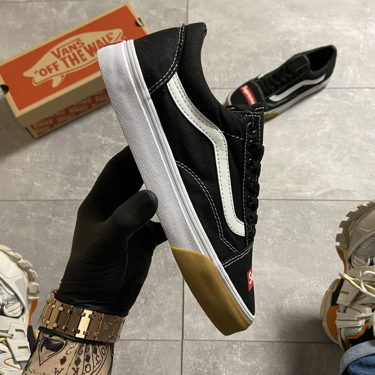 

Vans Old Skool Black/White SUPREME (Черный), Чёрный