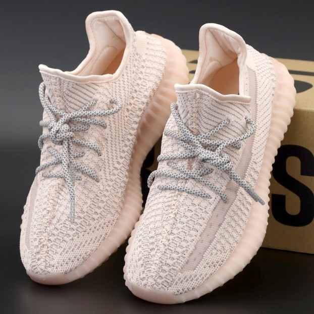 

Женские кроссовки Adidas Yeezy 350 BOOST, бежевый, рефлектив, Вьетнам 37 (КД-4)