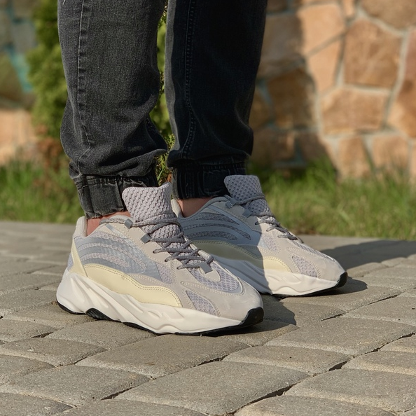 

Кроссовки мужские в стиле " "Adidas Yeezy Boost 700 V2 Static" " 44, Серый