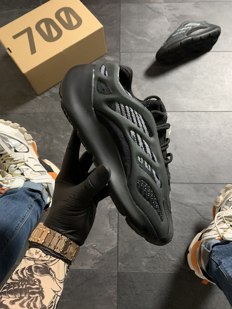 

Adidas Yeezy Boost 700 V3 Black (Черный), Чёрный