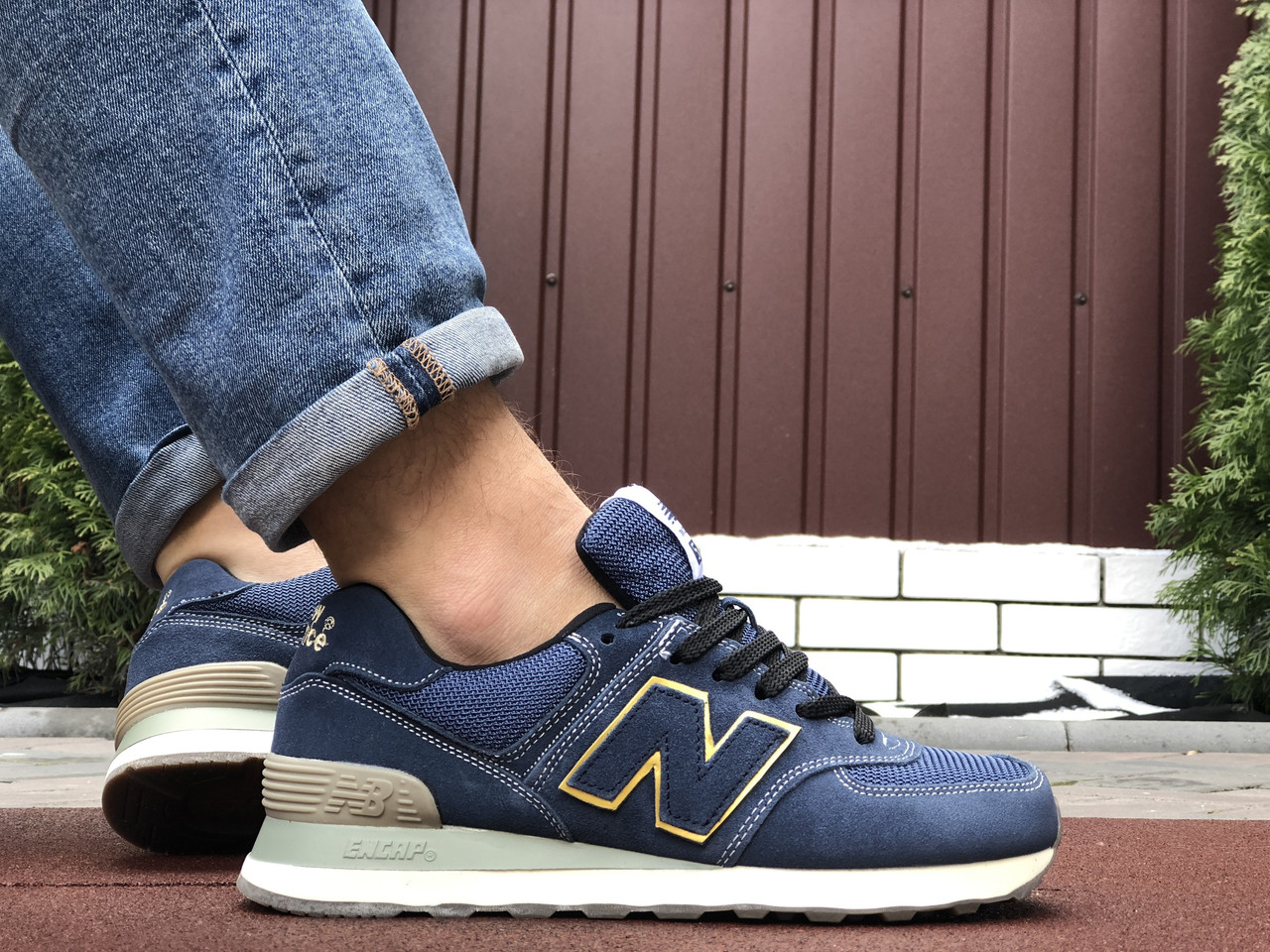 

Мужские кроссовки New Balance 574 замшевые,синие, Темно коричневый