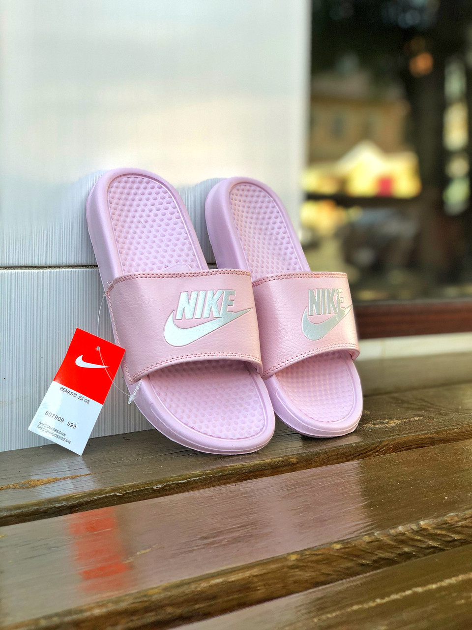 

Шлёпанцы Nike Benassi, Белый