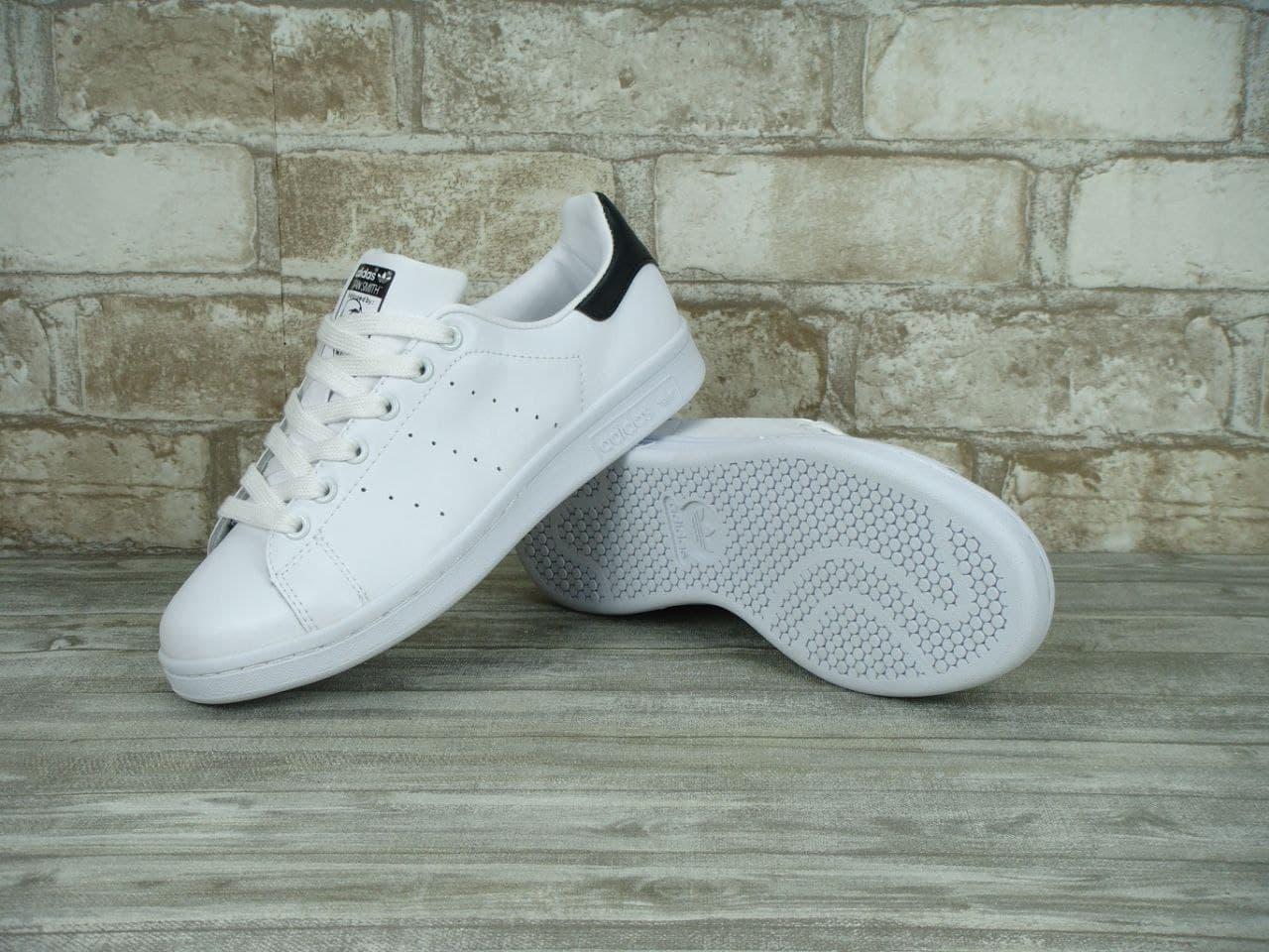 

Женские кроссовки Adidas Stan Smith (белые с черным) К11023 крутые спортивные кеды, Белый