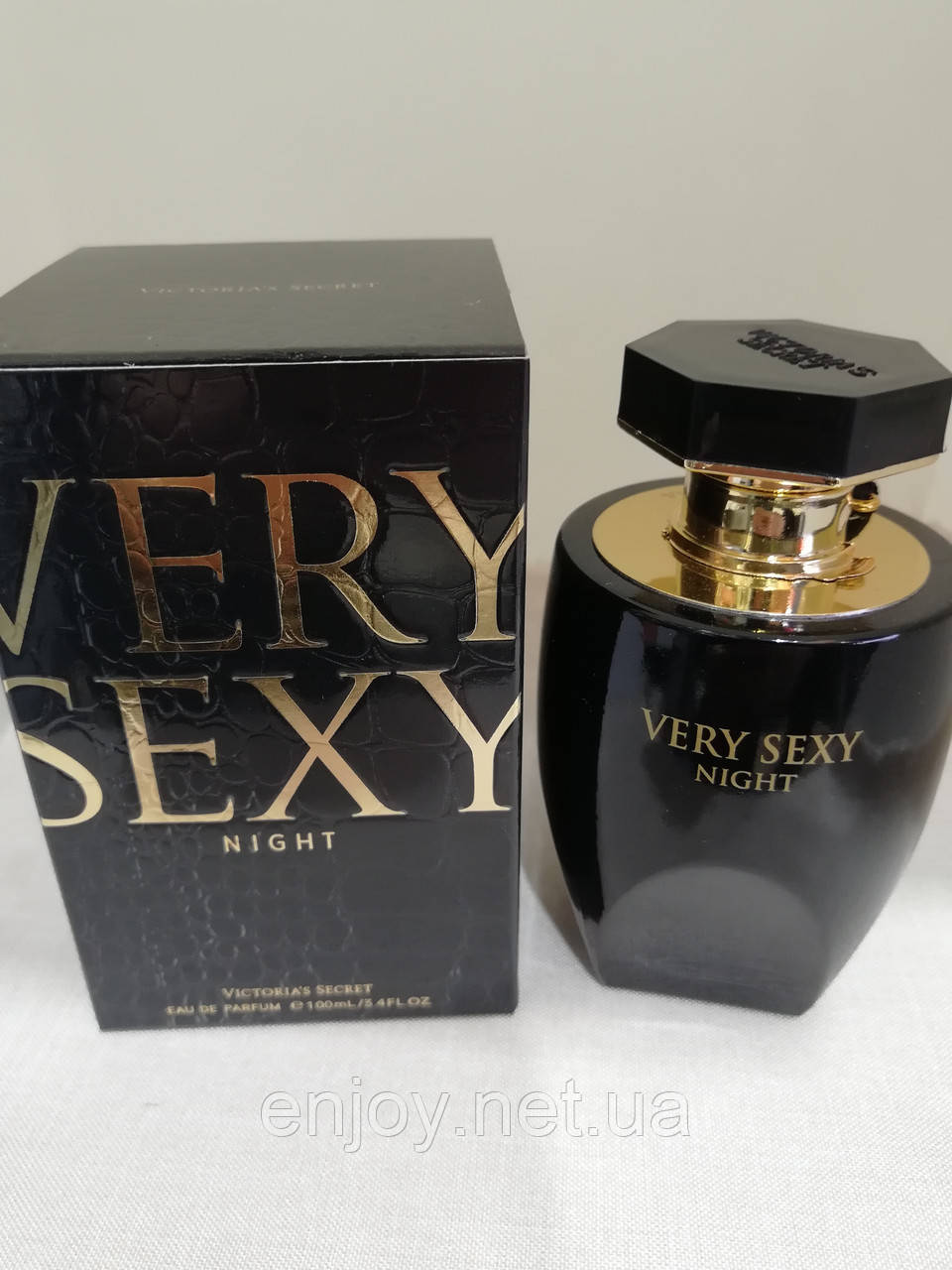 

Lux парфюм Victoria`s Secret Very Sexy Night Eau de Parfum (Виктория Сикрет Вери Секси Найт О де Парфюм)