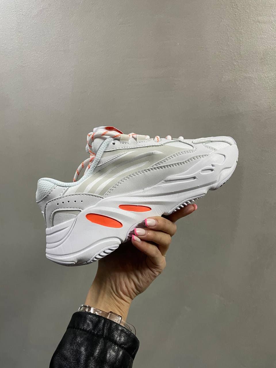 

Мужские кроссовки Adidas Yeezy Boost 700 V2 White / Адидас Изи Буст 700 В2 Белые 42, Белый