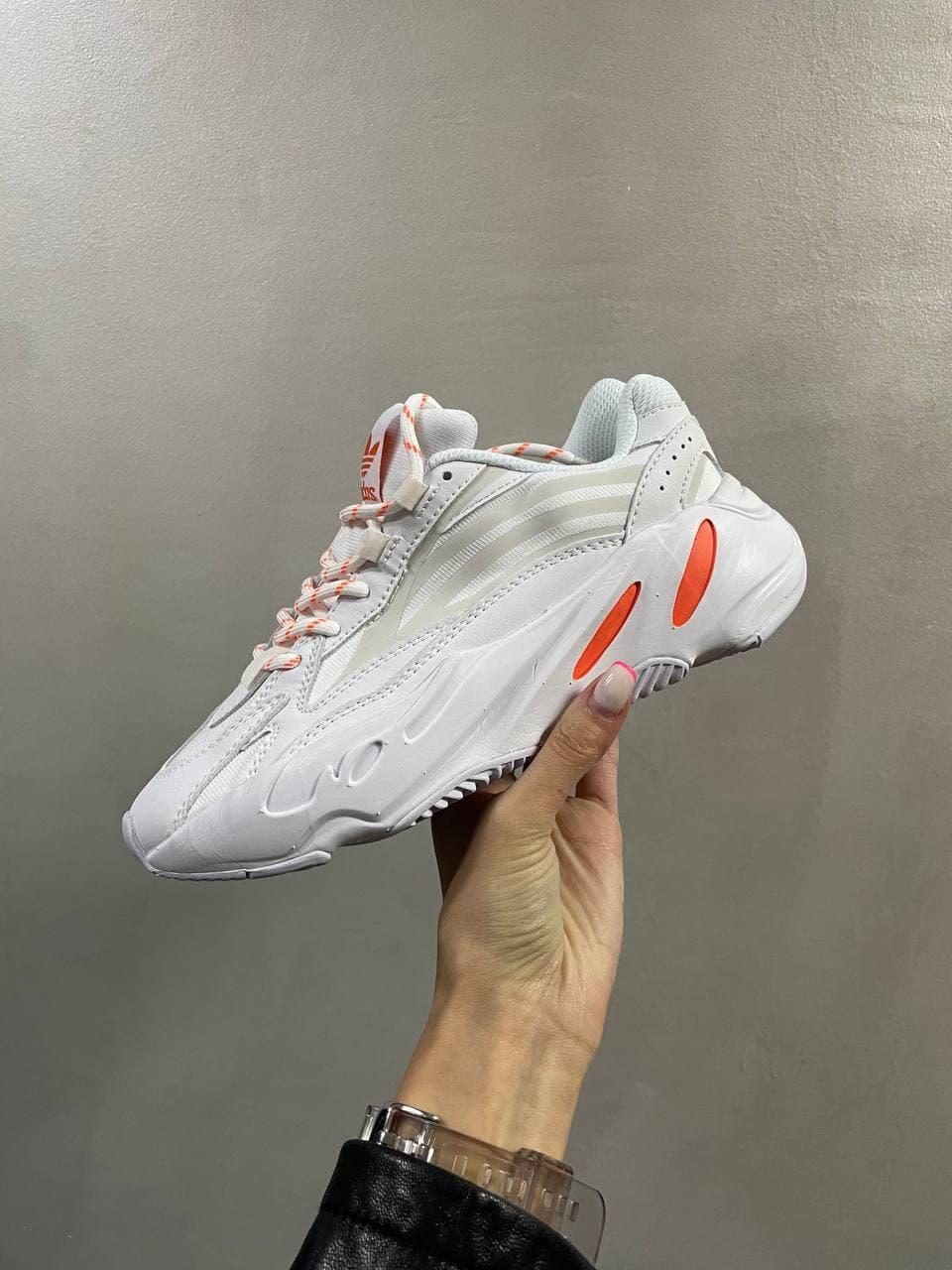 

Мужские кроссовки Adidas Yeezy Boost 700 V2 White Orange / Адидас Изи Буст 700 В2 Оранжевые Белые 45, Белый