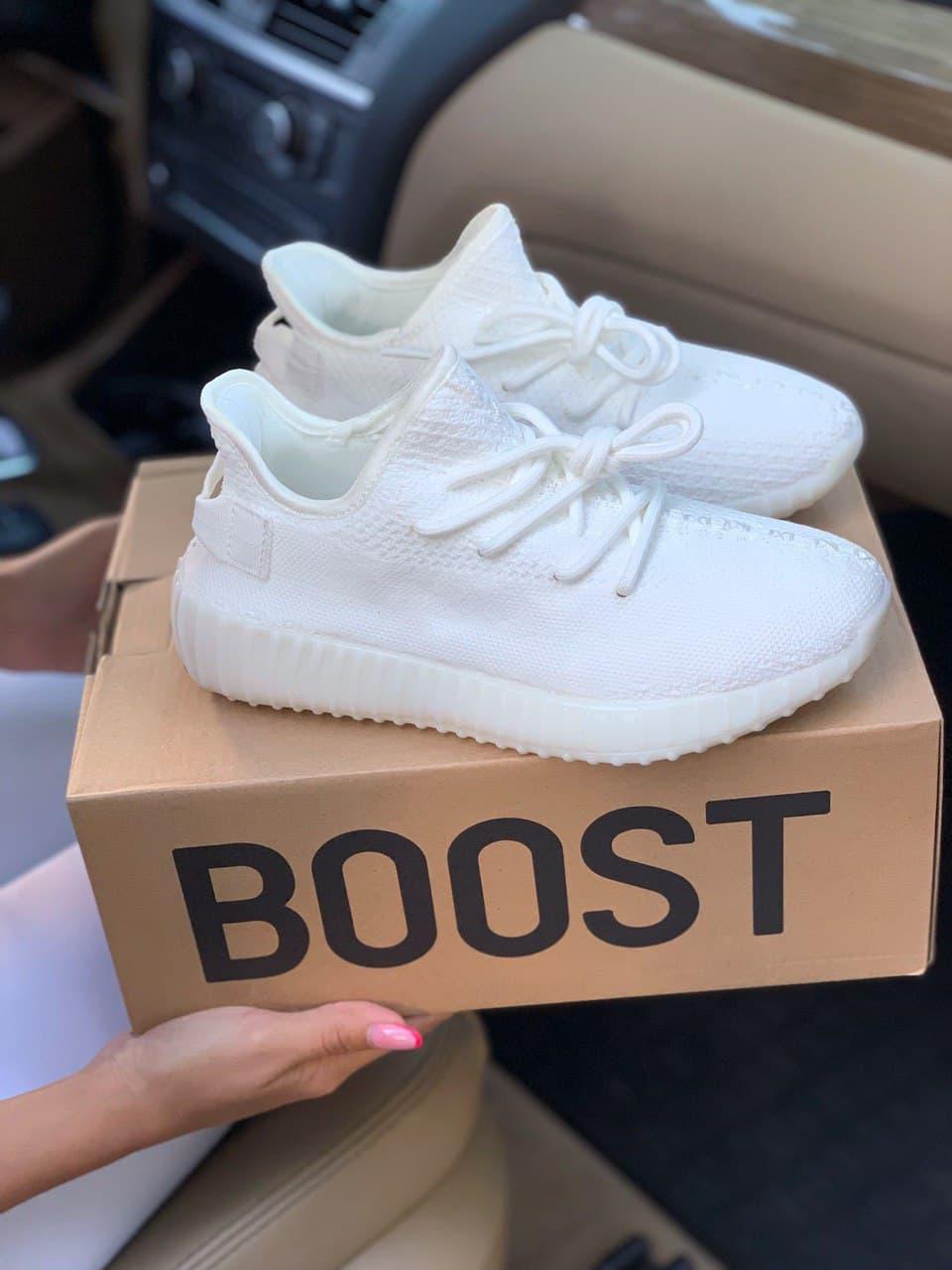 

Женские кроссовки Adidas Yeezy Boost 350 v2 White / Адидас Изи Буст 350 в2 Белые, Белый