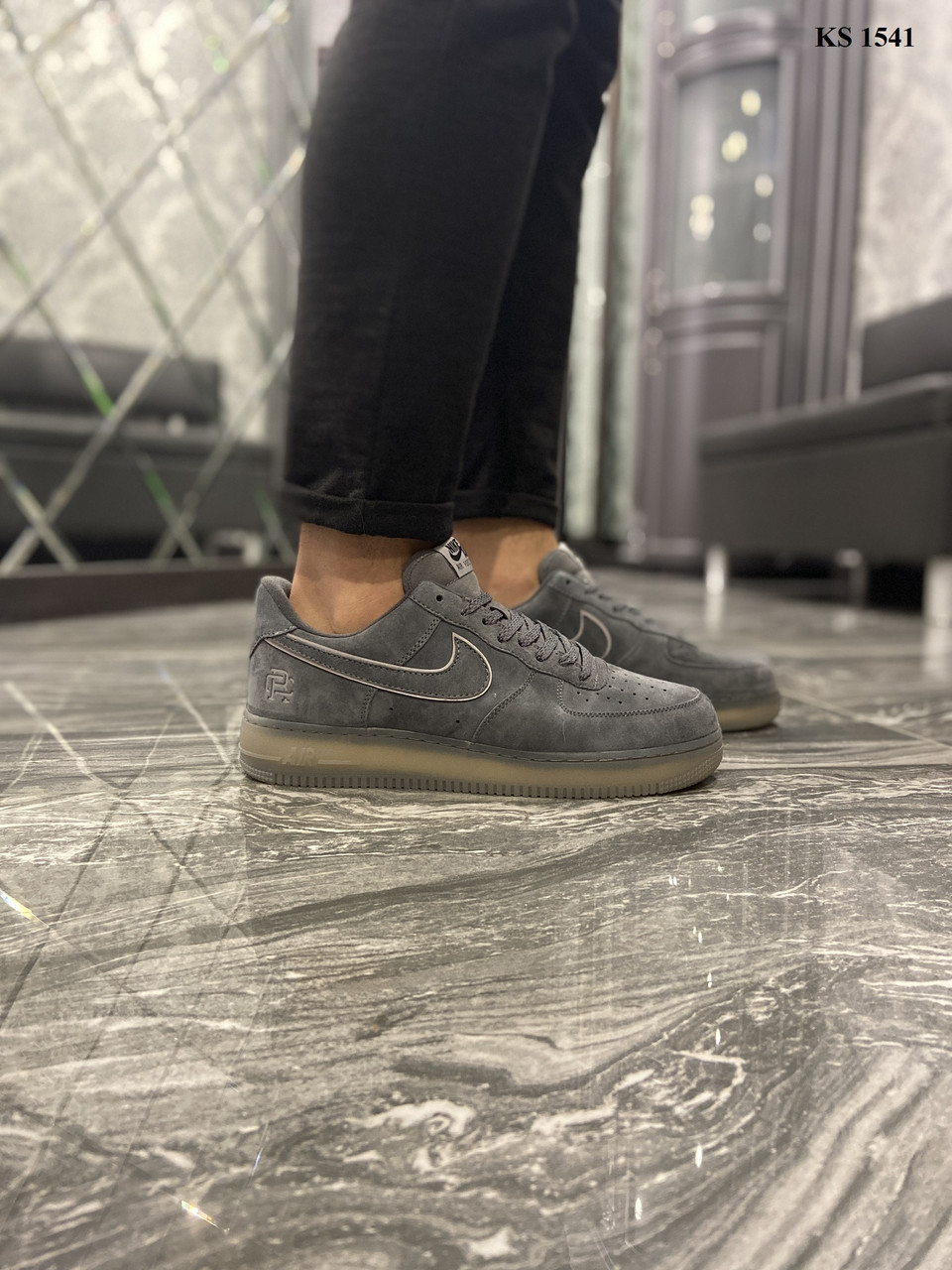 

Мужские кроссовки в стиле Nike Найк Air Force 1 Mid X Reigning, серые 42 (26,5 см), Серый