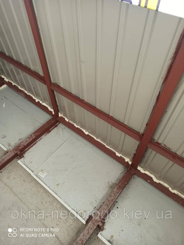 Обшивка балконов профнастилом снаржи - 450 грн/м.кв.