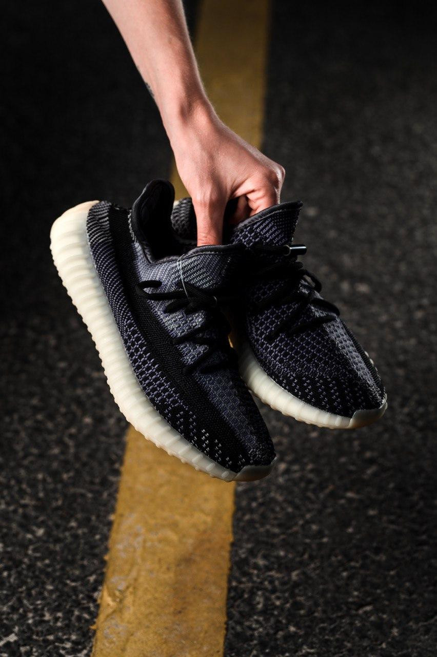 

Кроссовки Adidas Yeezy 350 V2 Asriel, Черный с белым