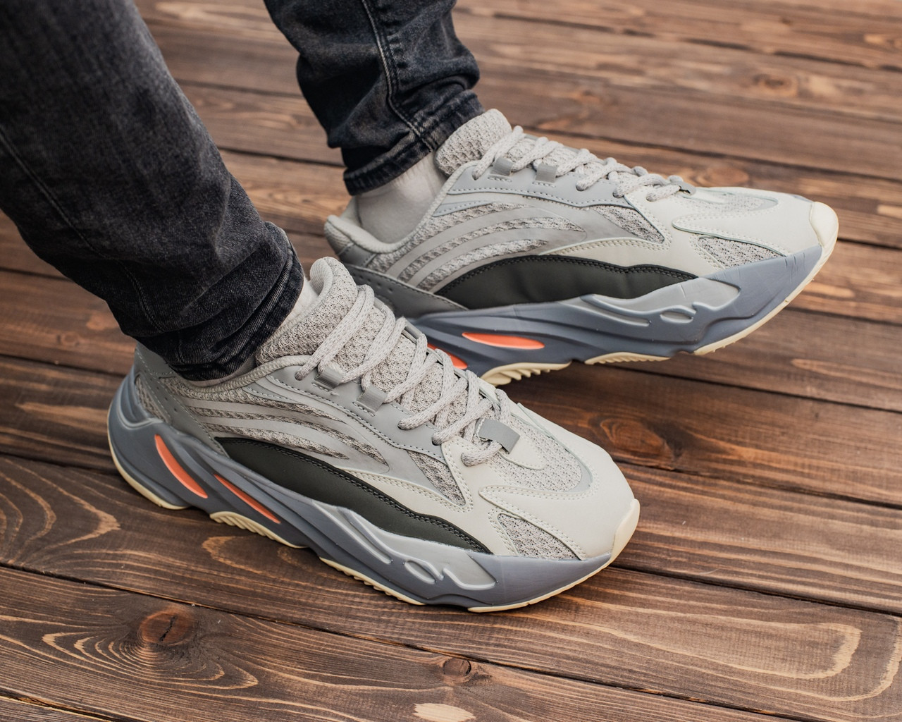 

Мужские серые кроссовки Adidas Yeezy Boost 700, Серый