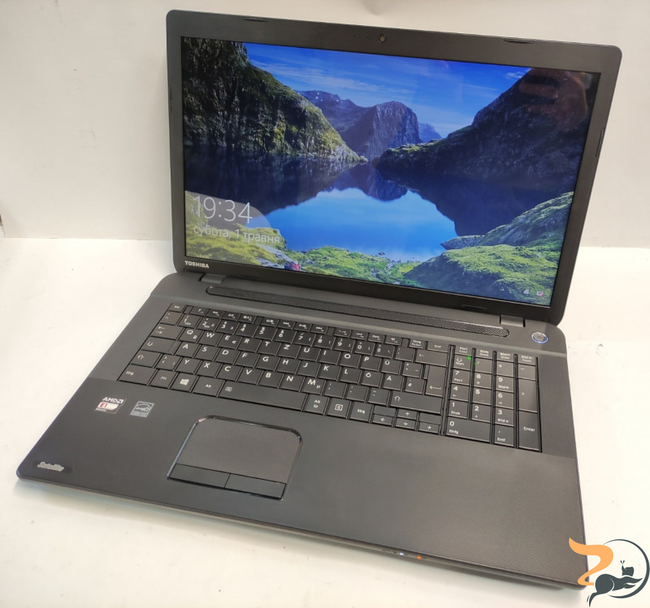 

Ноутбук з великим екраном Toshiba C70D, 17.3", AMD A6-6310 (2.4 GHz), 4 GB RAM, 500 GB HDD, Б/В.