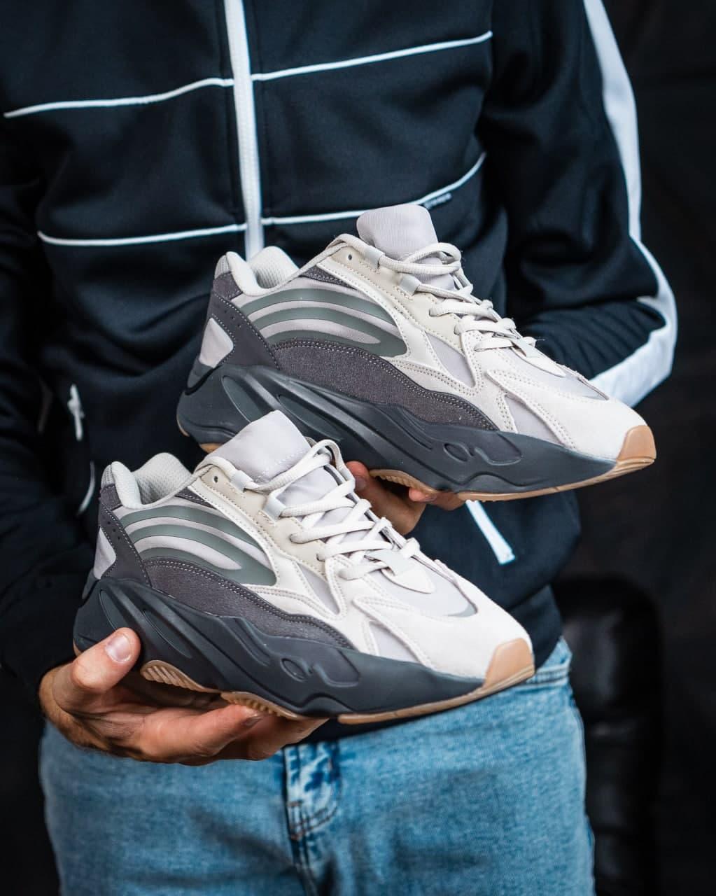 

Мужские кроссовки Adidas Yeezy Boost 700 V2 Tephra Brown Beige / Адидас Изи Буст 700 В2 Коричневые Бежевые, Бежевый