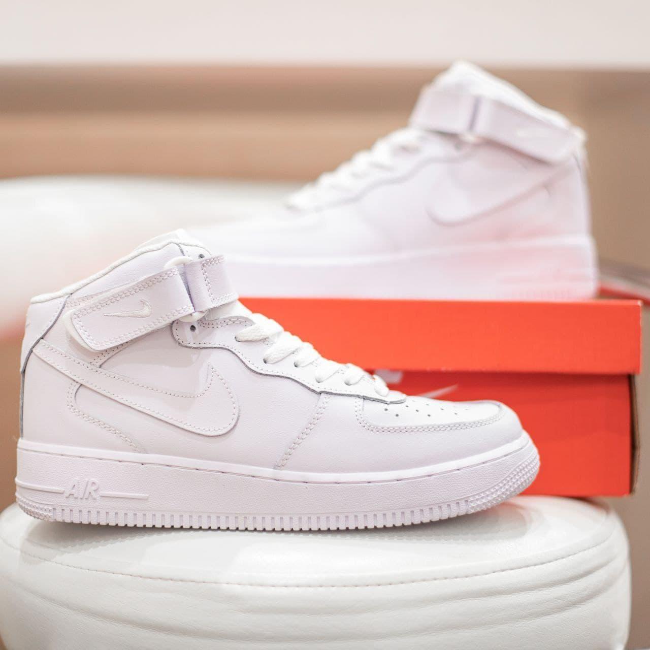 

Кроссовки Мужские Nike Air Force 1 Mid White / Найк Аир Форс 1 Мид Белые 42, Белый