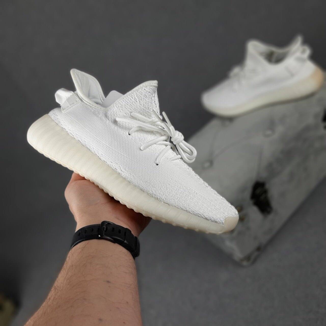 

Кроссовки мужские белые Adidas Yeezy Boost 350 v2 45, 28.5, Белый