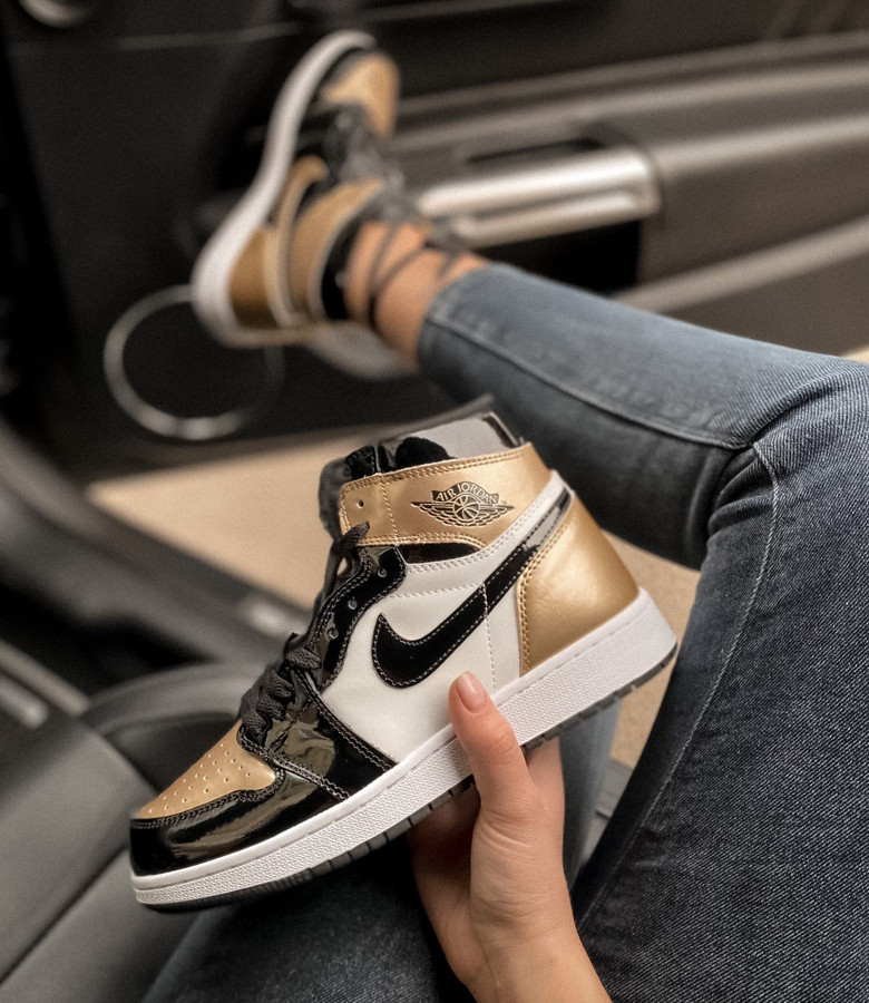 

JORDAN 1 Retro High Patent Gold toe