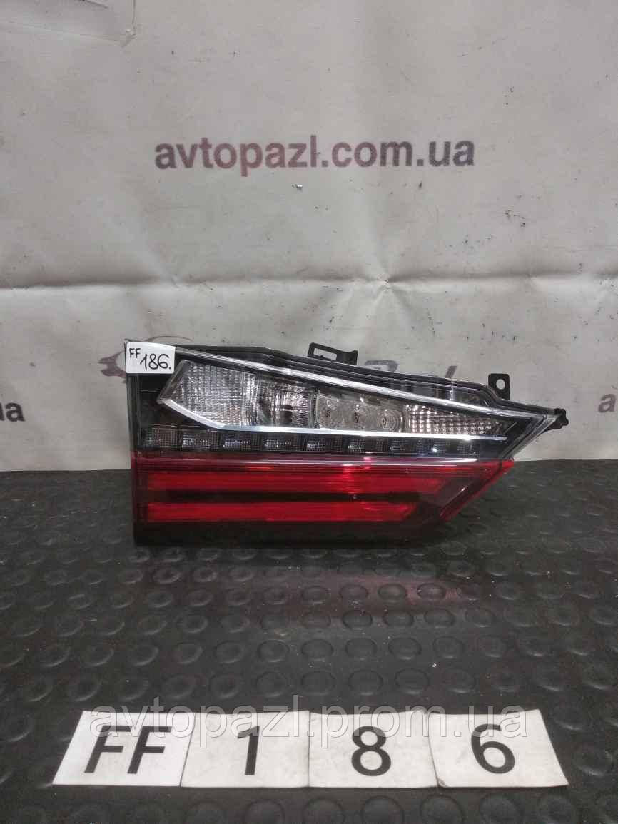 

FF0186 8159148200 фонарь L внутр. Toyota Lexus RX 4 16- (Європа) www.avtopazl.com.ua