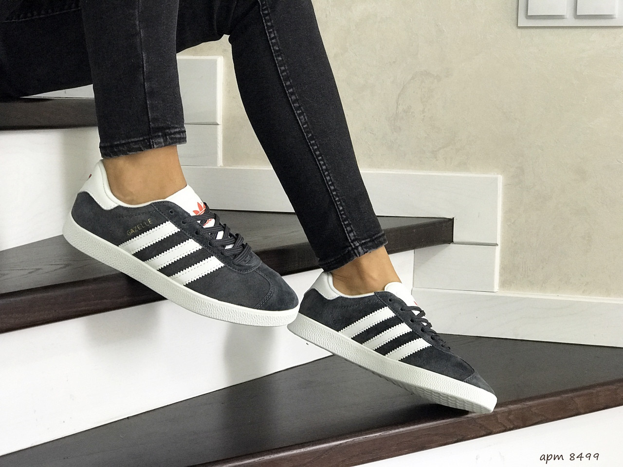 

Женские замшевые кроссовки Adidas Gazelle,серые с белым, Серый с белым