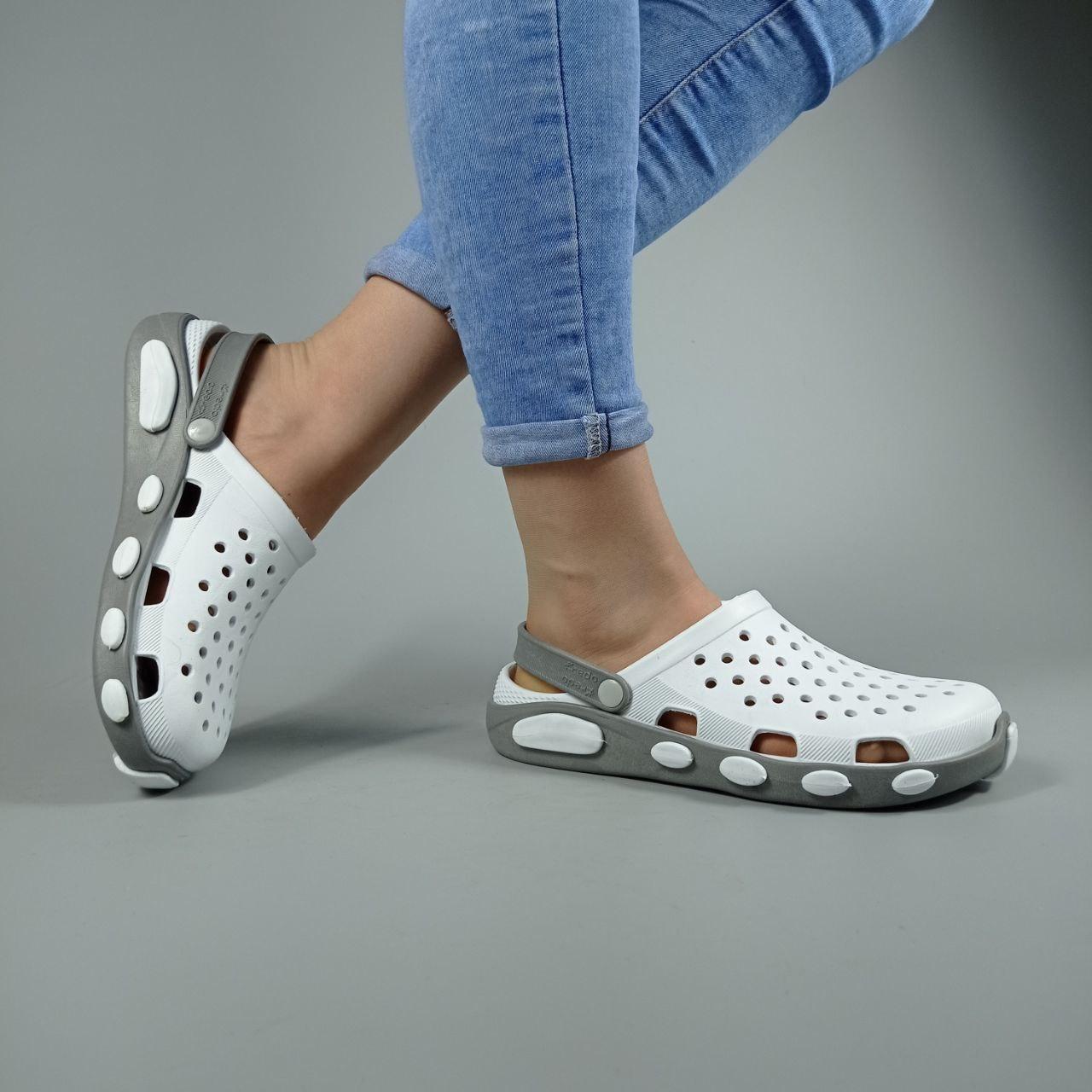 

Женские шлепанцы Crocs, удобные и не скользят, со сквозной перфорацией, Белый