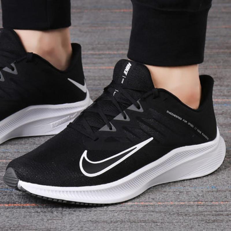 

Кроссовки Nike Quest 3 Оригинал! 44