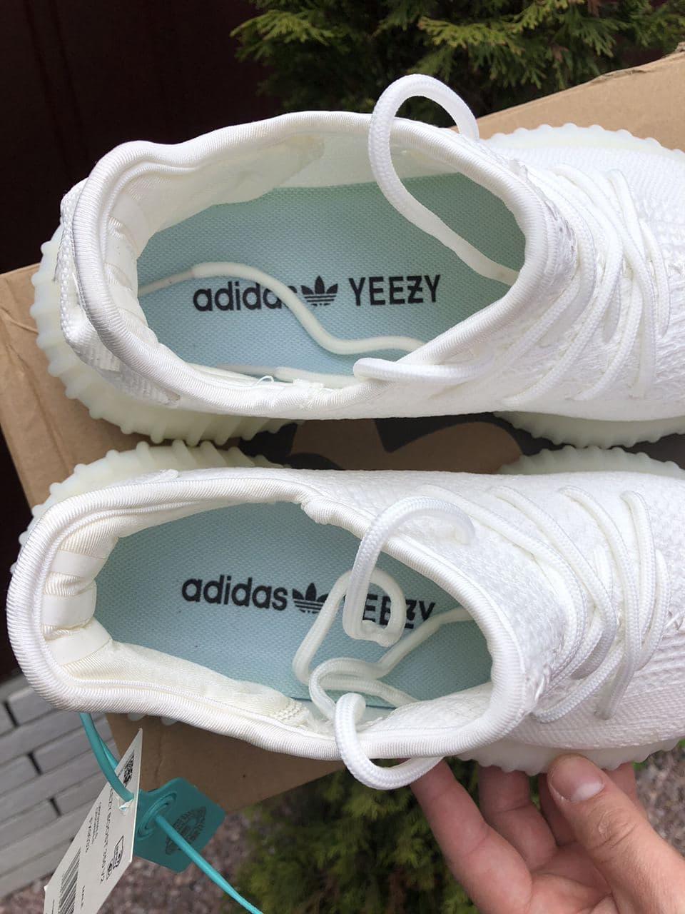 

Кроссовки Ad1das Yeezy Boost 350 v2 белые 10463 43