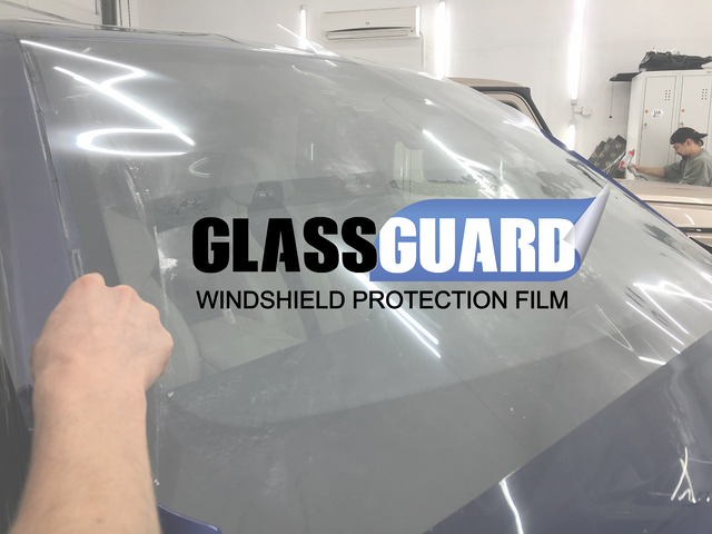 Защитная пленка для лобового стекла GlassGuard