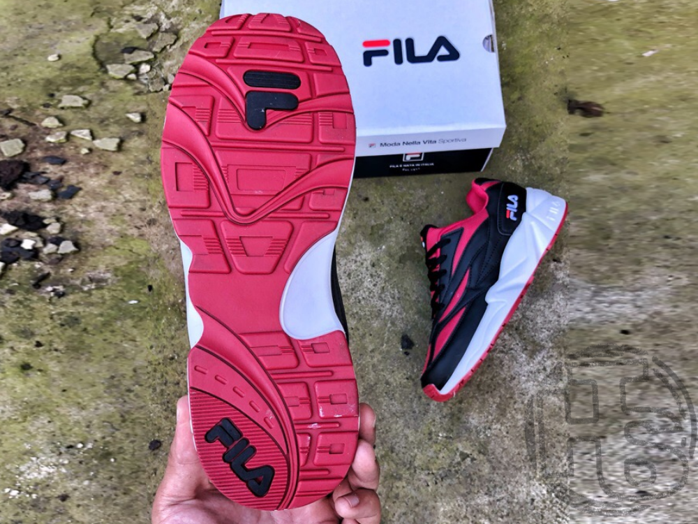 

Мужские кроссовки Fila Venom 94 Black/Red 44, Разные цвета