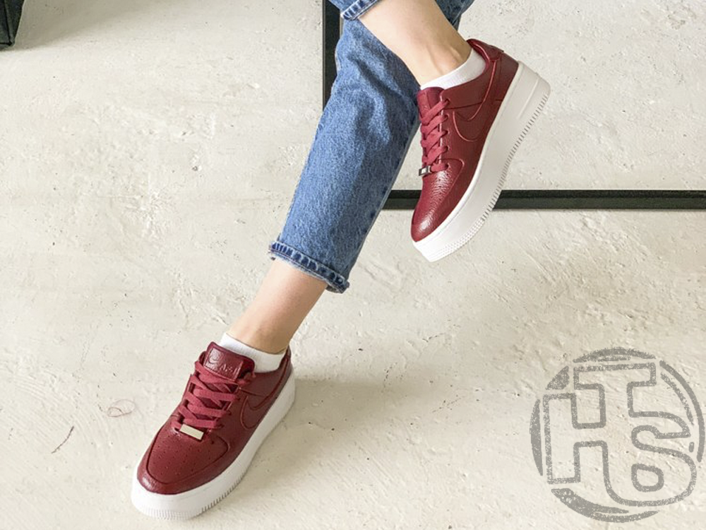 

Женские кроссовки Nike Air Force 1 Sage Low Red White AR5339-602 40, Красный