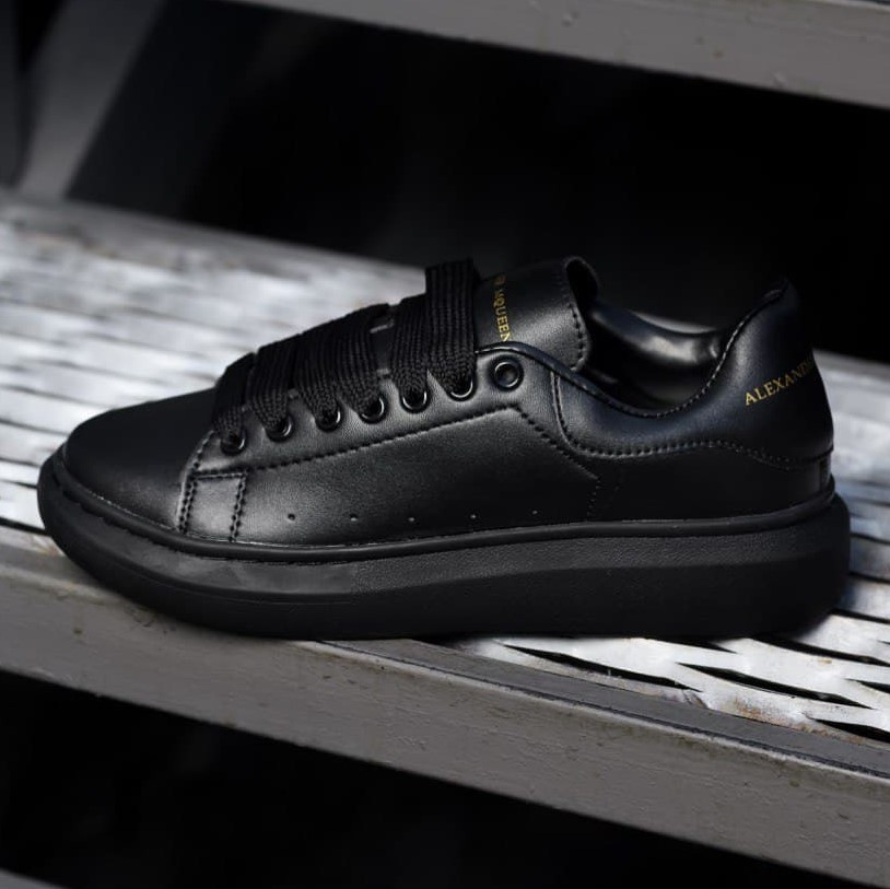 

Alexander McQueen, Triple Black 40 (25.5см.)